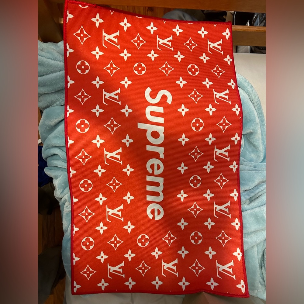 Supreme & LV rug